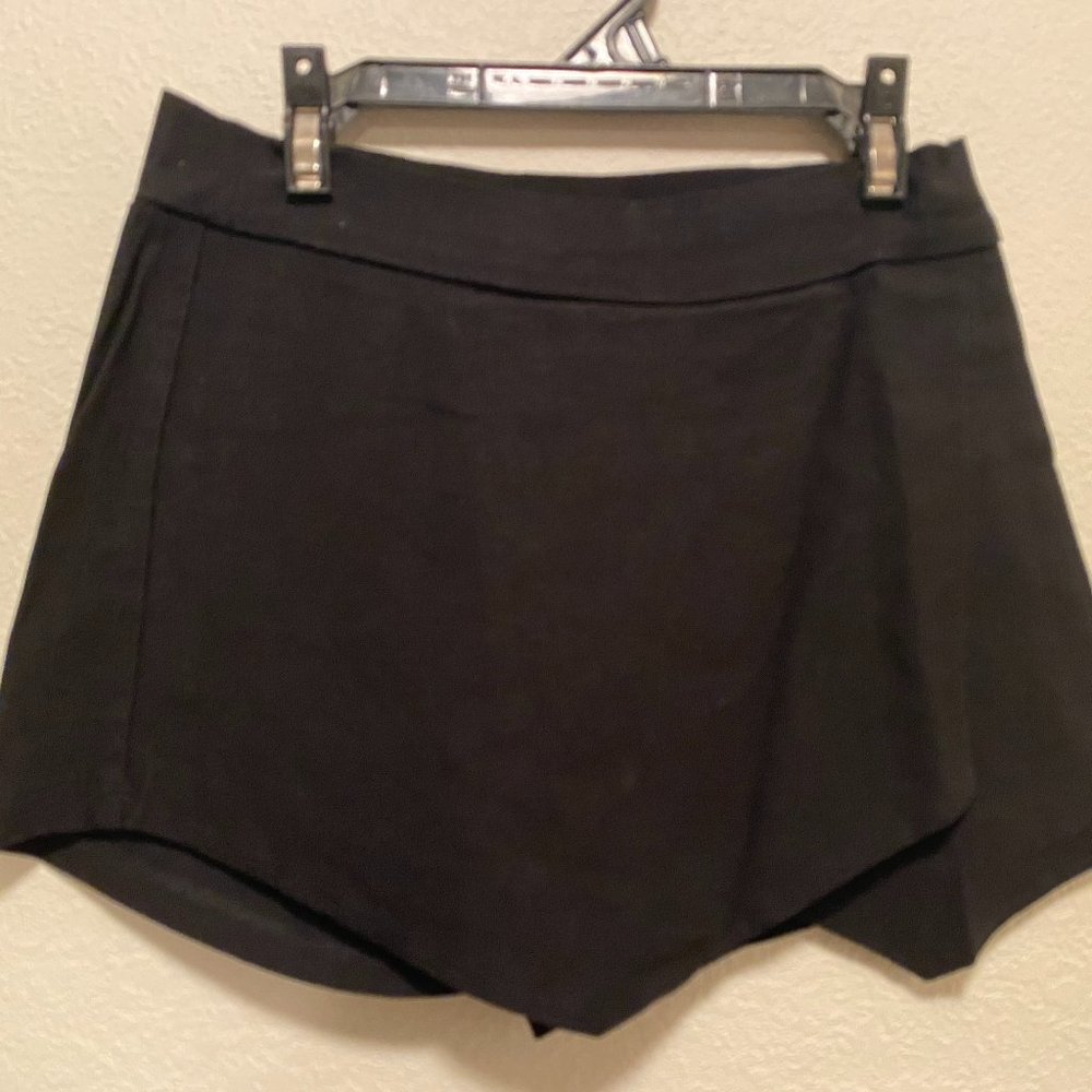Rue 21 Black Skort with petal cut bottom
